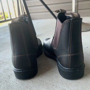 Blundstone Chelsea Boots in Stout Brown - womens US size 8 (men 6)